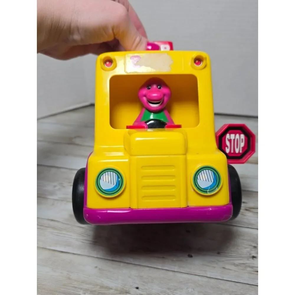 Lyons Group Vintage 1994 Barney School Bus Rolling Toy VIDEO‎